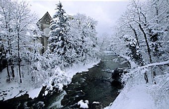 Winterlandschaft an der Töss bei Wespi Mühle in Wülflingen