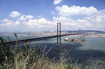 Tejobrücke in Lissabon