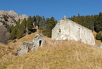 Ruine der gotischen Kirche San Gaudenzio